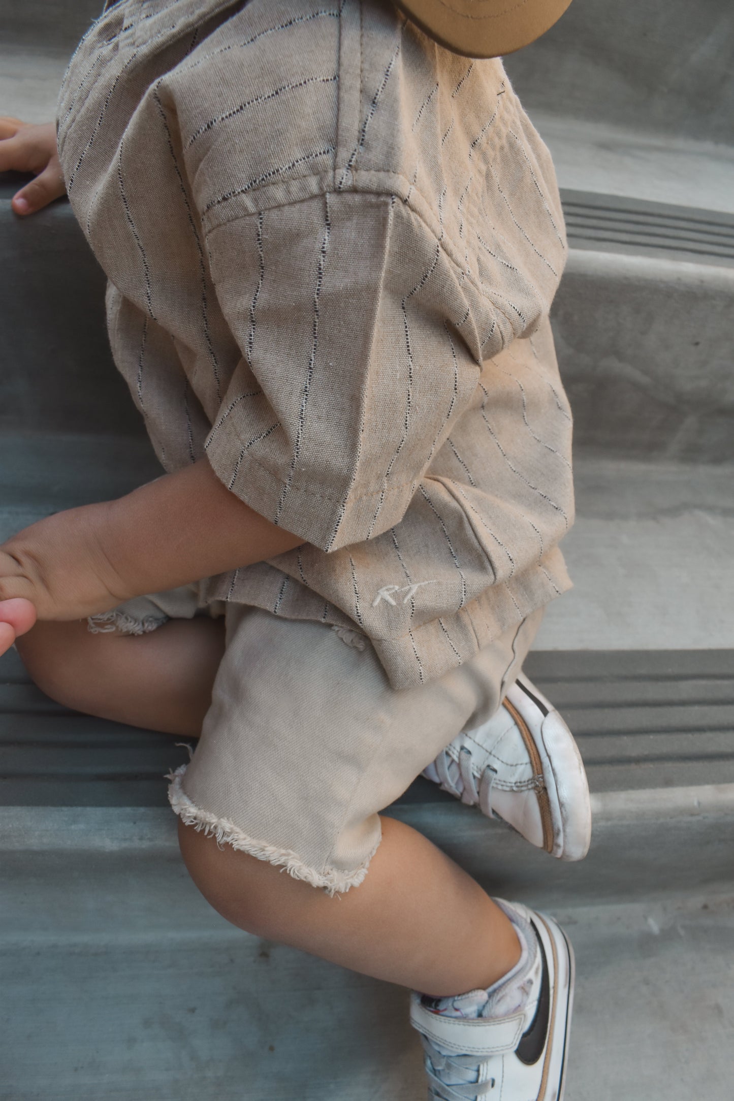 COASTAL BUTTON UP - TAN