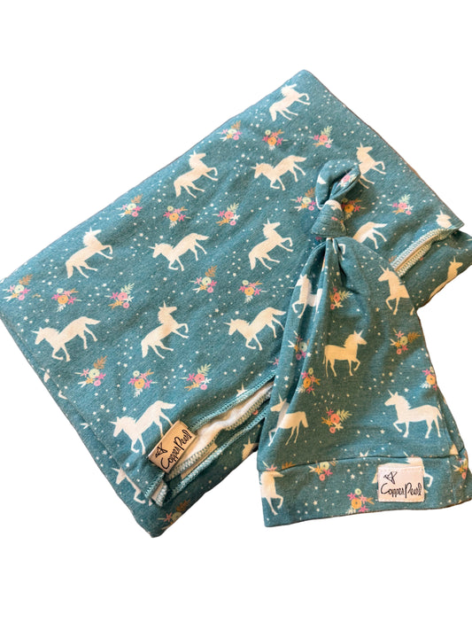 Copper Pearl swaddle + hat VGUC