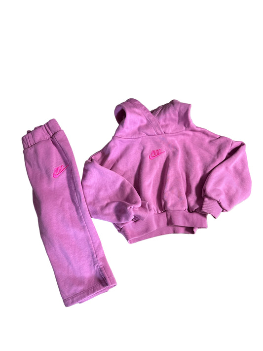 2T Nike GUC