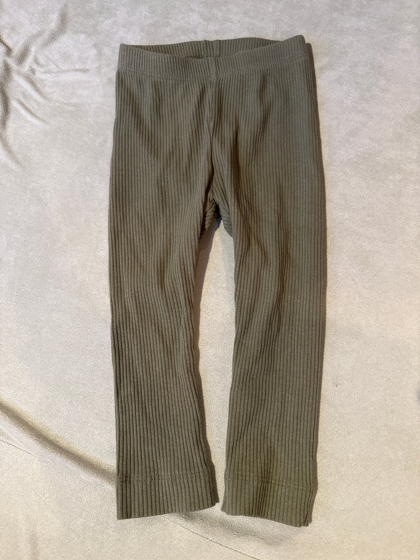 18-24 Old Navy EUC