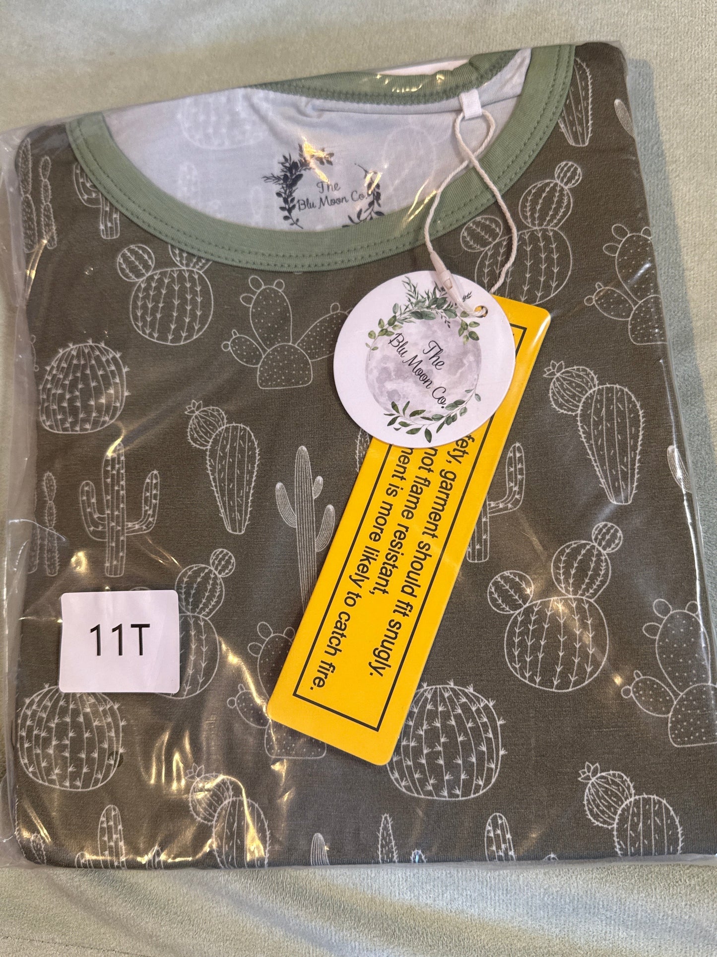 11Y Blu Moon Co NWT