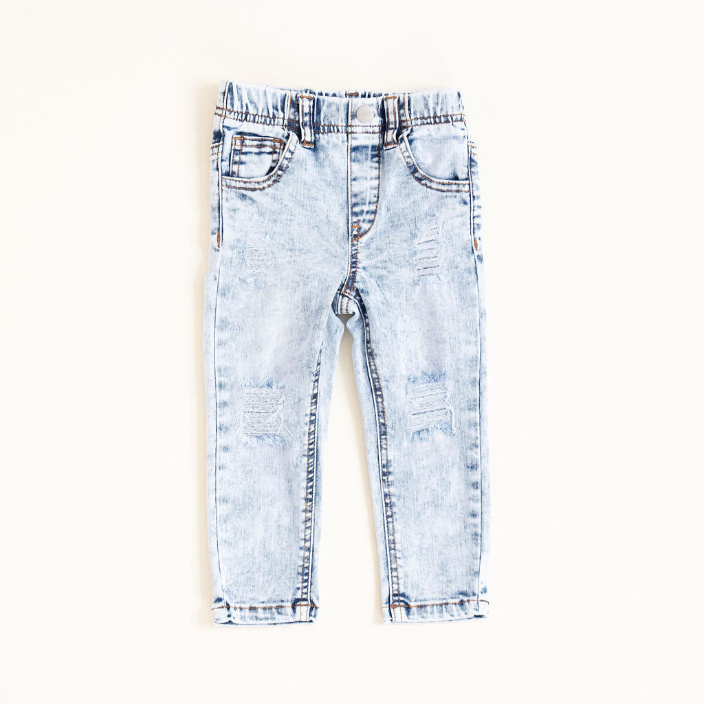 DISTRESSED JEANS - LIGHT WASH